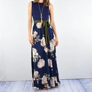 Floral Sleeveless Maxi Dress - Navy (M)